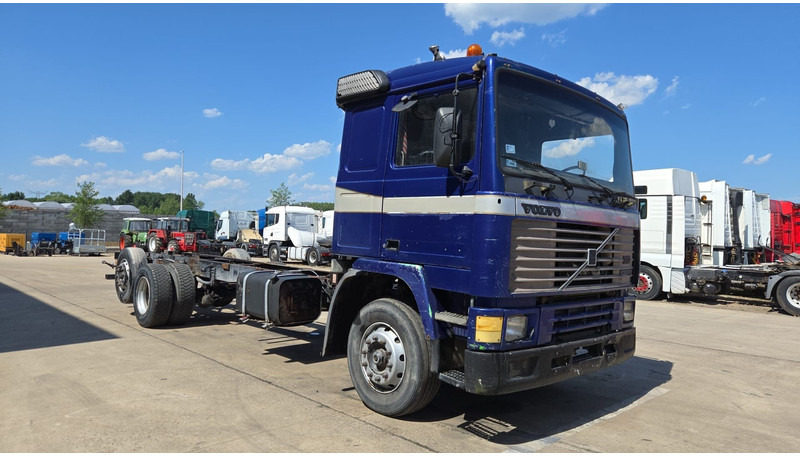 Volvo F 12 - 360 (FULL STEEL SUSPENSION / MANUAL PUMP / SUSP. LAMES / 6X2) - Kamion-šasija: slika Volvo F 12 - 360 (FULL STEEL SUSPENSION / MANUAL PUMP / SUSP. LAMES / 6X2) - Kamion-šasija Volvo F 12 - 360 (FULL STEEL SUSPENSION / MANUAL PUMP / SUSP. LAMES / 6X2) - Kamion-šasija: slika Volvo F 12 - 360 (FULL STEEL SUSPENSION / MANUAL PUMP / SUSP. LAMES / 6X2) - Kamion-šasija
