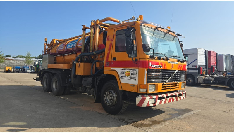 Volvo FL 10 - 320 (10500L + 1500L / 10 TYRES FULL STEEL / HIGH PRESSURE + VACUUM / POMPE MANUELLE / MANUAL PUMP) - Vakum kamion: slika Volvo FL 10 - 320 (10500L + 1500L / 10 TYRES FULL STEEL / HIGH PRESSURE + VACUUM / POMPE MANUELLE / MANUAL PUMP) - Vakum kamion Volvo FL 10 - 320 (10500L + 1500L / 10 TYRES FULL STEEL / HIGH PRESSURE + VACUUM / POMPE MANUELLE / MANUAL PUMP) - Vakum kamion: slika Volvo FL 10 - 320 (10500L + 1500L / 10 TYRES FULL STEEL / HIGH PRESSURE + VACUUM / POMPE MANUELLE / MANUAL PUMP) - Vakum kamion