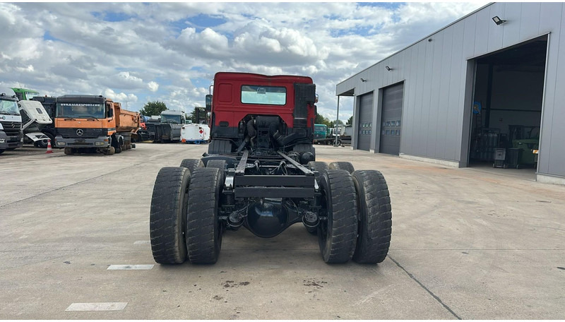 Volvo FL 7 - 260 (6X4 / LAMES / POMPE MANUELLE / MANUAL PUMP / STEEL SUSP.) - Kamion-šasija: slika Volvo FL 7 - 260 (6X4 / LAMES / POMPE MANUELLE / MANUAL PUMP / STEEL SUSP.) - Kamion-šasija Volvo FL 7 - 260 (6X4 / LAMES / POMPE MANUELLE / MANUAL PUMP / STEEL SUSP.) - Kamion-šasija: slika Volvo FL 7 - 260 (6X4 / LAMES / POMPE MANUELLE / MANUAL PUMP / STEEL SUSP.) - Kamion-šasija