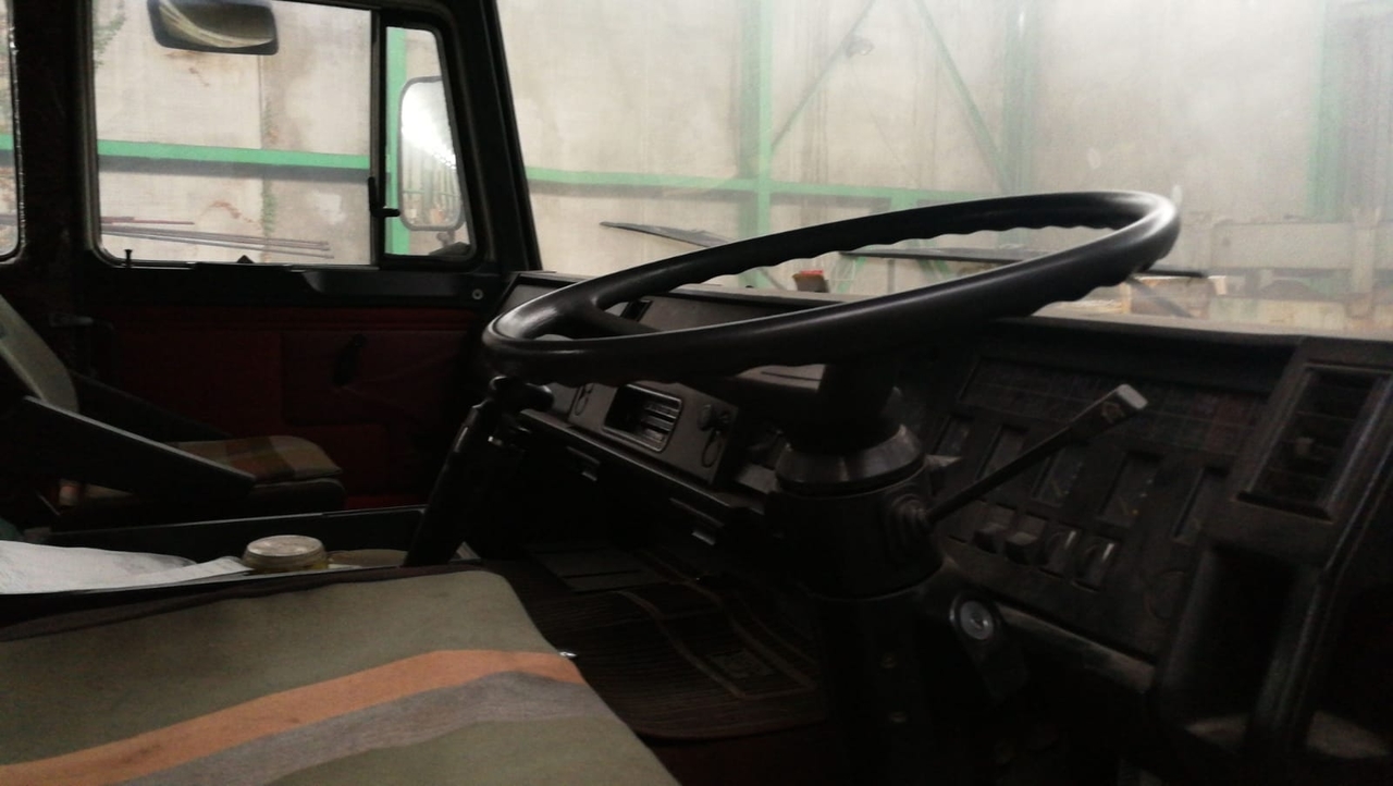 Iveco 190.26 RHD - Kamion s otvorenim sandukom: slika Iveco 190.26 RHD - Kamion s otvorenim sandukom Iveco 190.26 RHD - Kamion s otvorenim sandukom: slika Iveco 190.26 RHD - Kamion s otvorenim sandukom