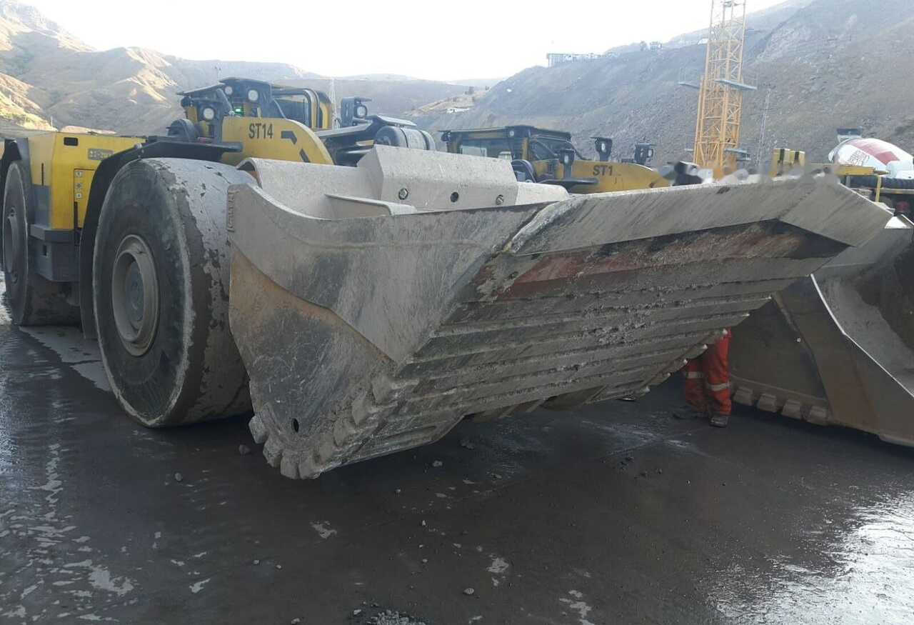 Atlas Copco Underground Mining Bucket(Push-Blade) - Utovarna korpa: slika Atlas Copco Underground Mining Bucket(Push-Blade) - Utovarna korpa Atlas Copco Underground Mining Bucket(Push-Blade) - Utovarna korpa: slika Atlas Copco Underground Mining Bucket(Push-Blade) - Utovarna korpa