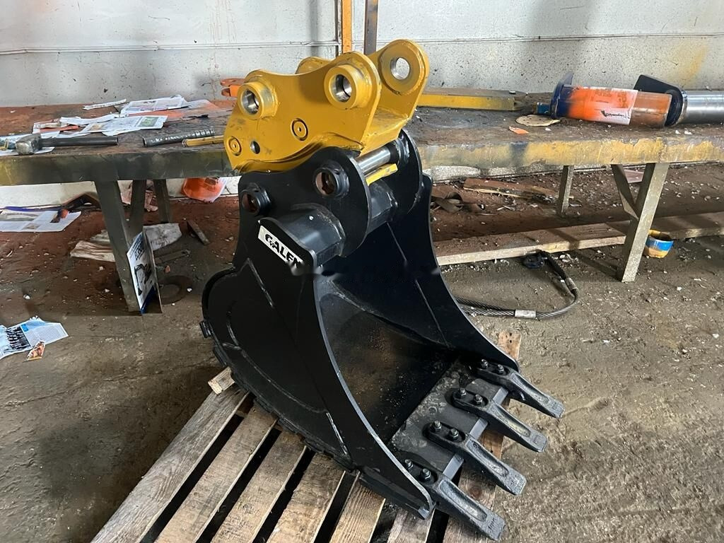 Caterpillar 305 Digging Bucket - Korpa za bager: slika Caterpillar 305 Digging Bucket - Korpa za bager Caterpillar 305 Digging Bucket - Korpa za bager: slika Caterpillar 305 Digging Bucket - Korpa za bager