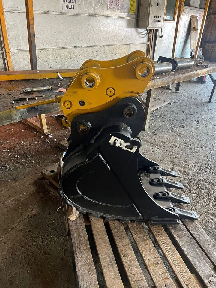 Caterpillar 305 Digging Bucket - Korpa za bager: slika Caterpillar 305 Digging Bucket - Korpa za bager Caterpillar 305 Digging Bucket - Korpa za bager: slika Caterpillar 305 Digging Bucket - Korpa za bager