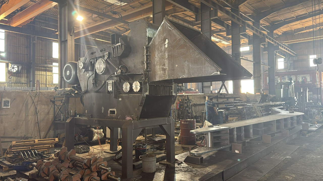 GALEN Wood Chipper from STOCK - Drobilica za drvo: slika GALEN Wood Chipper from STOCK - Drobilica za drvo GALEN Wood Chipper from STOCK - Drobilica za drvo: slika GALEN Wood Chipper from STOCK - Drobilica za drvo