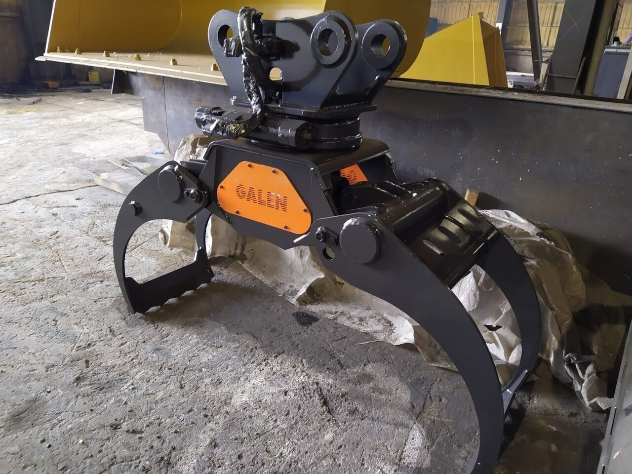 Novi Grajfer Galen LOG GRAPPLE: slika Novi Grajfer Galen LOG GRAPPLE