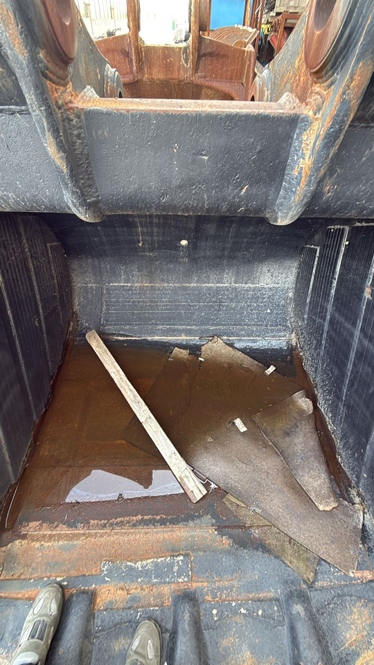 HITACHI ZX520/530 Cheap Second Hand Bucket - Korpa za bager: slika HITACHI ZX520/530 Cheap Second Hand Bucket - Korpa za bager HITACHI ZX520/530 Cheap Second Hand Bucket - Korpa za bager: slika HITACHI ZX520/530 Cheap Second Hand Bucket - Korpa za bager