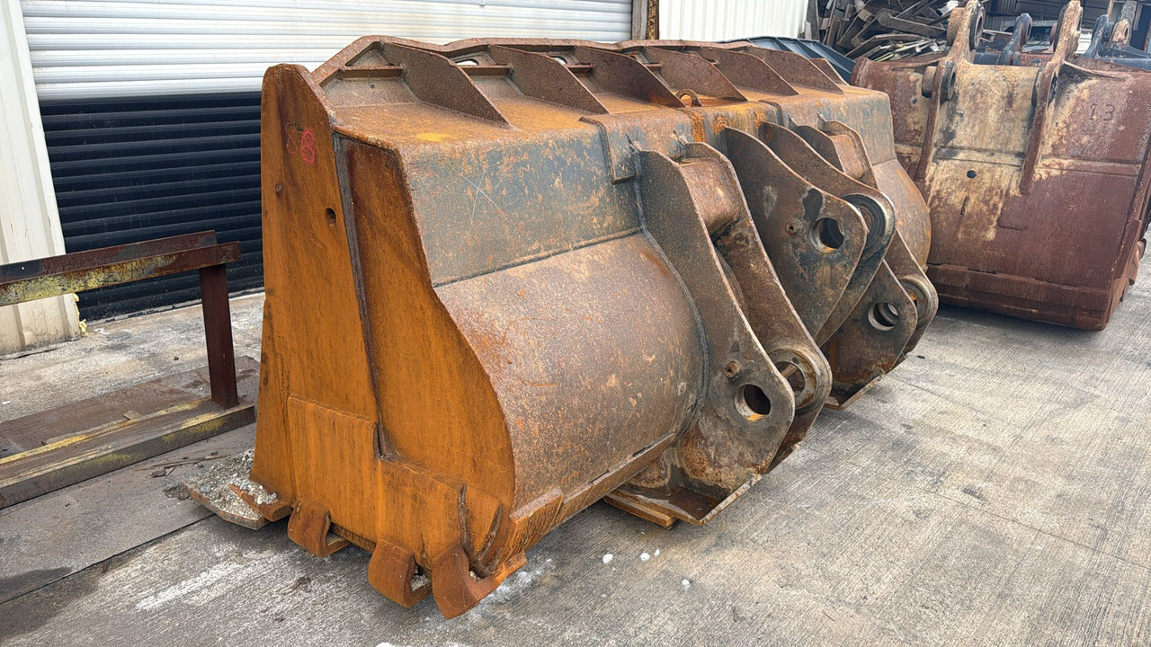 KOMATSU WA500 Loading Bucket - Utovarna korpa: slika KOMATSU WA500 Loading Bucket - Utovarna korpa KOMATSU WA500 Loading Bucket - Utovarna korpa: slika KOMATSU WA500 Loading Bucket - Utovarna korpa