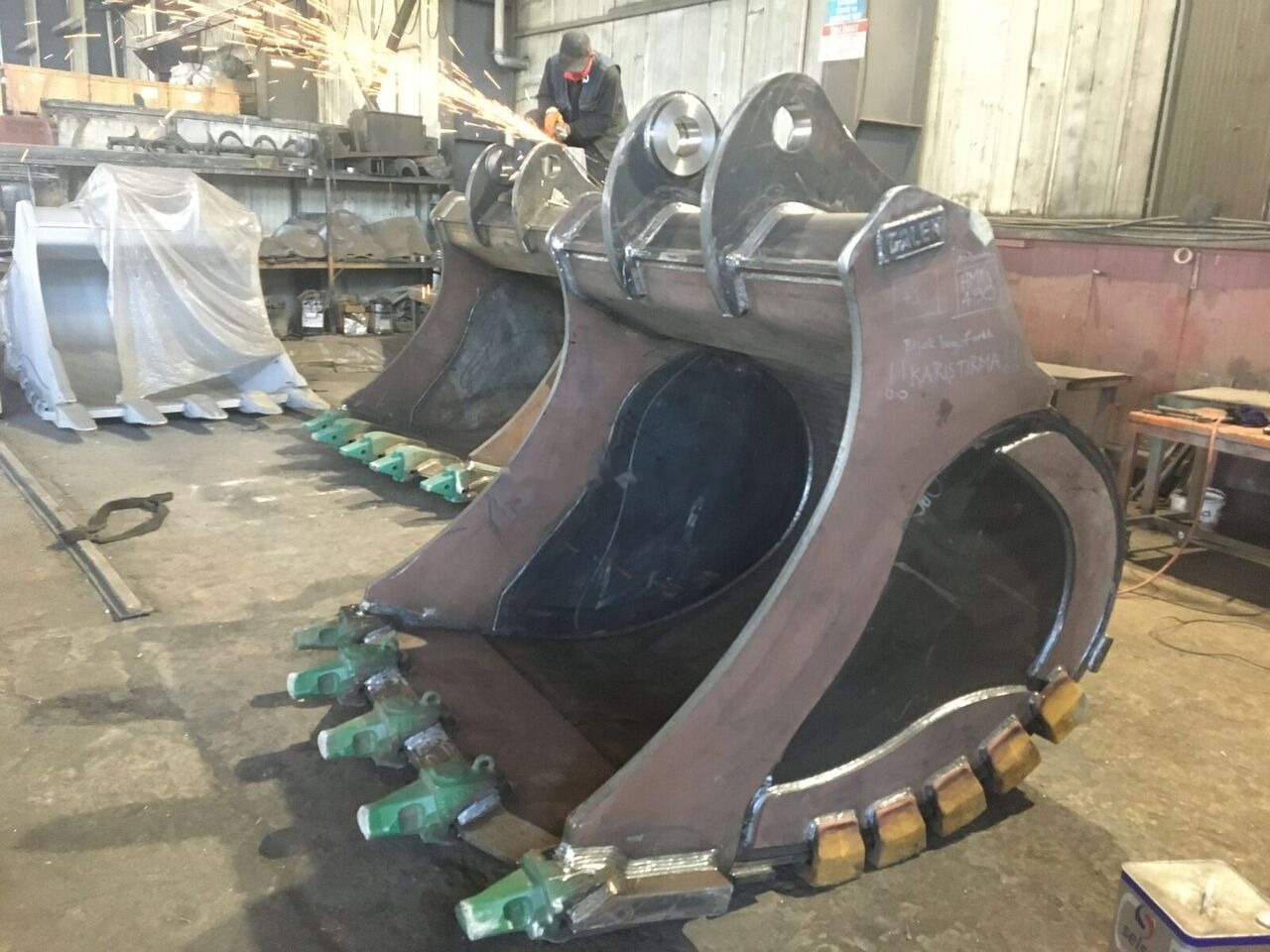 Novi Korpa za bager Komatsu PC350 Rock Bucket: slika Novi Korpa za bager Komatsu PC350 Rock Bucket Novi Korpa za bager Komatsu PC350 Rock Bucket: slika Novi Korpa za bager Komatsu PC350 Rock Bucket