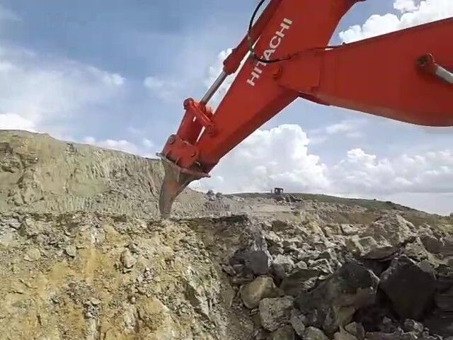 Novi Hidraulični čekić Komatsu Short Boom-Arm: slika Novi Hidraulični čekić Komatsu Short Boom-Arm