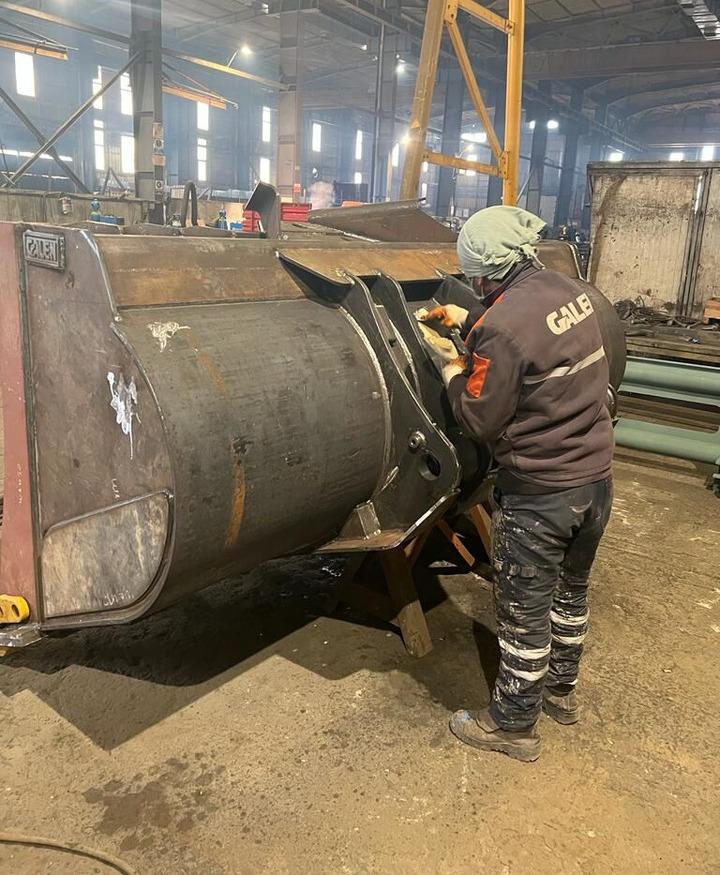 Komatsu WA430 - Utovarna korpa: slika Komatsu WA430 - Utovarna korpa Komatsu WA430 - Utovarna korpa: slika Komatsu WA430 - Utovarna korpa