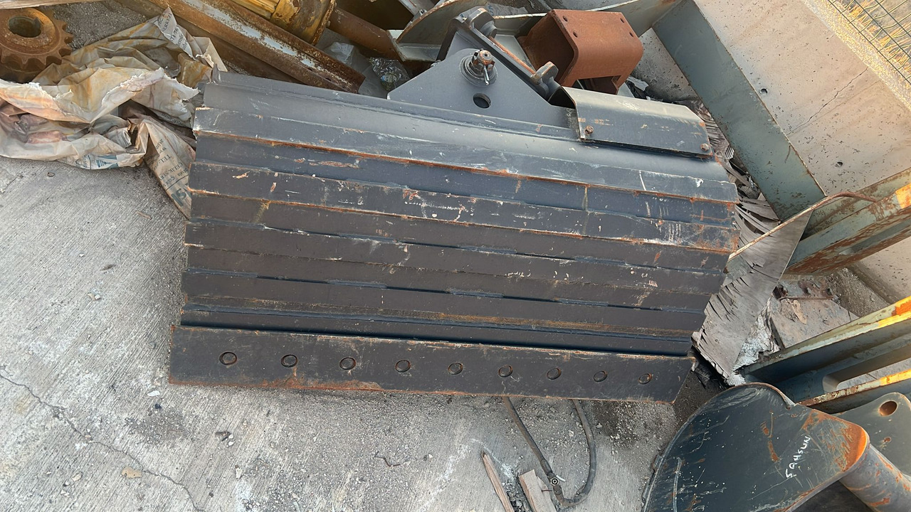 Volvo ECR50 Tilt Bucket - Korpa za bager za Mini bager: slika Volvo ECR50 Tilt Bucket - Korpa za bager za Mini bager Volvo ECR50 Tilt Bucket - Korpa za bager za Mini bager: slika Volvo ECR50 Tilt Bucket - Korpa za bager za Mini bager