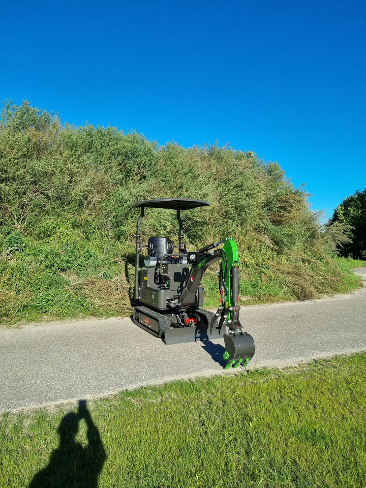 WCM CTX 8010S Pro Diesel - Mini bager: slika WCM CTX 8010S Pro Diesel - Mini bager WCM CTX 8010S Pro Diesel - Mini bager: slika WCM CTX 8010S Pro Diesel - Mini bager