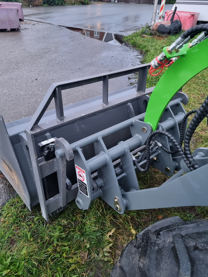 Utovarivač na kotačima WCM L2110e E-Power: slika Utovarivač na kotačima WCM L2110e E-Power