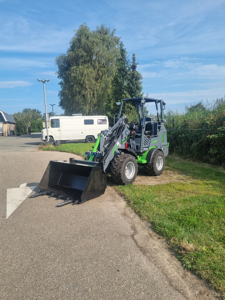 WCM L2312 - Utovarivač na kotačima: slika WCM L2312 - Utovarivač na kotačima WCM L2312 - Utovarivač na kotačima: slika WCM L2312 - Utovarivač na kotačima