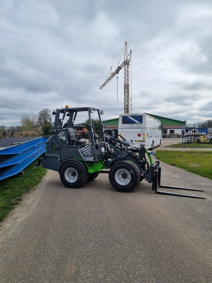 WCM L2316 - Utovarivač na kotačima: slika WCM L2316 - Utovarivač na kotačima WCM L2316 - Utovarivač na kotačima: slika WCM L2316 - Utovarivač na kotačima