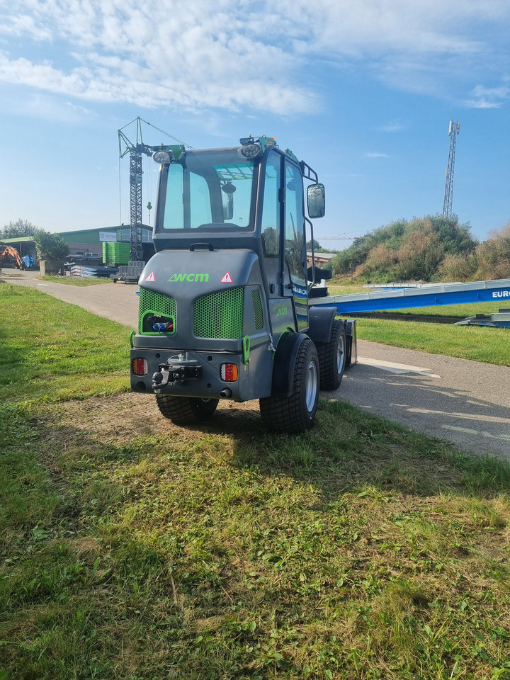 WCM-L2412 - Utovarivač na kotačima: slika WCM-L2412 - Utovarivač na kotačima WCM-L2412 - Utovarivač na kotačima: slika WCM-L2412 - Utovarivač na kotačima