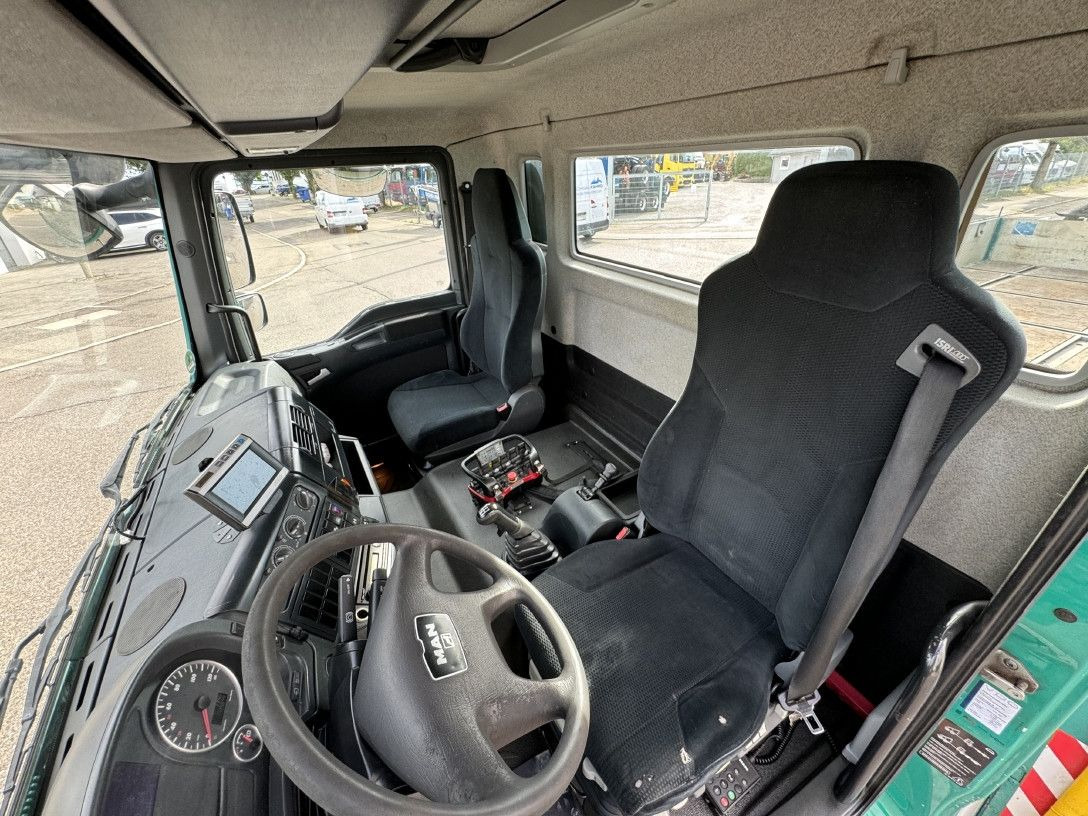Kamion s kranom MAN TGL 12.250 Glastransport Kran PK9002 Funk Klima: slika Kamion s kranom MAN TGL 12.250 Glastransport Kran PK9002 Funk Klima