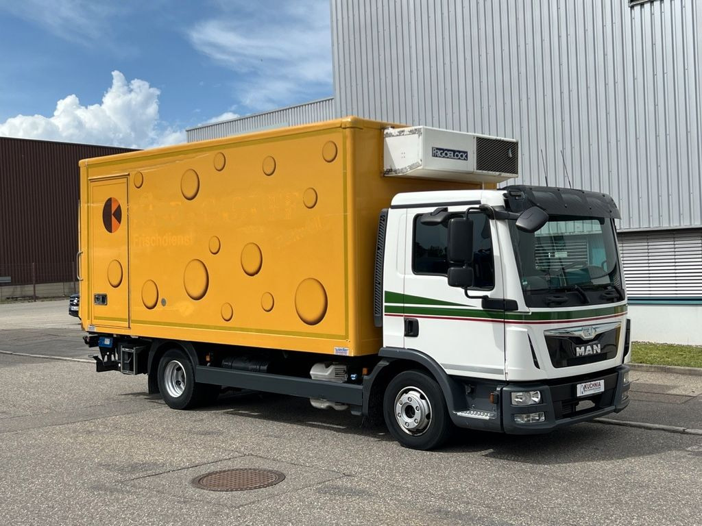 MAN TGL 8.220 Kühlkoffer 5,26m LBW Klima Luftgef. MAN TGL 8.220 Kühlkoffer 5,26m LBW Klima Luftgef. - Dostavno vozilo hladnjača: slika MAN TGL 8.220 Kühlkoffer 5,26m LBW Klima Luftgef. MAN TGL 8.220 Kühlkoffer 5,26m LBW Klima Luftgef. - Dostavno vozilo hladnjača MAN TGL 8.220 Kühlkoffer 5,26m LBW Klima Luftgef. MAN TGL 8.220 Kühlkoffer 5,26m LBW Klima Luftgef. - Dostavno vozilo hladnjača: slika MAN TGL 8.220 Kühlkoffer 5,26m LBW Klima Luftgef. MAN TGL 8.220 Kühlkoffer 5,26m LBW Klima Luftgef. - Dostavno vozilo hladnjača