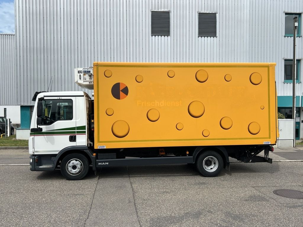 MAN TGL 8.220 Kühlkoffer 5,26m LBW Klima Luftgef. MAN TGL 8.220 Kühlkoffer 5,26m LBW Klima Luftgef. - Dostavno vozilo hladnjača: slika MAN TGL 8.220 Kühlkoffer 5,26m LBW Klima Luftgef. MAN TGL 8.220 Kühlkoffer 5,26m LBW Klima Luftgef. - Dostavno vozilo hladnjača MAN TGL 8.220 Kühlkoffer 5,26m LBW Klima Luftgef. MAN TGL 8.220 Kühlkoffer 5,26m LBW Klima Luftgef. - Dostavno vozilo hladnjača: slika MAN TGL 8.220 Kühlkoffer 5,26m LBW Klima Luftgef. MAN TGL 8.220 Kühlkoffer 5,26m LBW Klima Luftgef. - Dostavno vozilo hladnjača