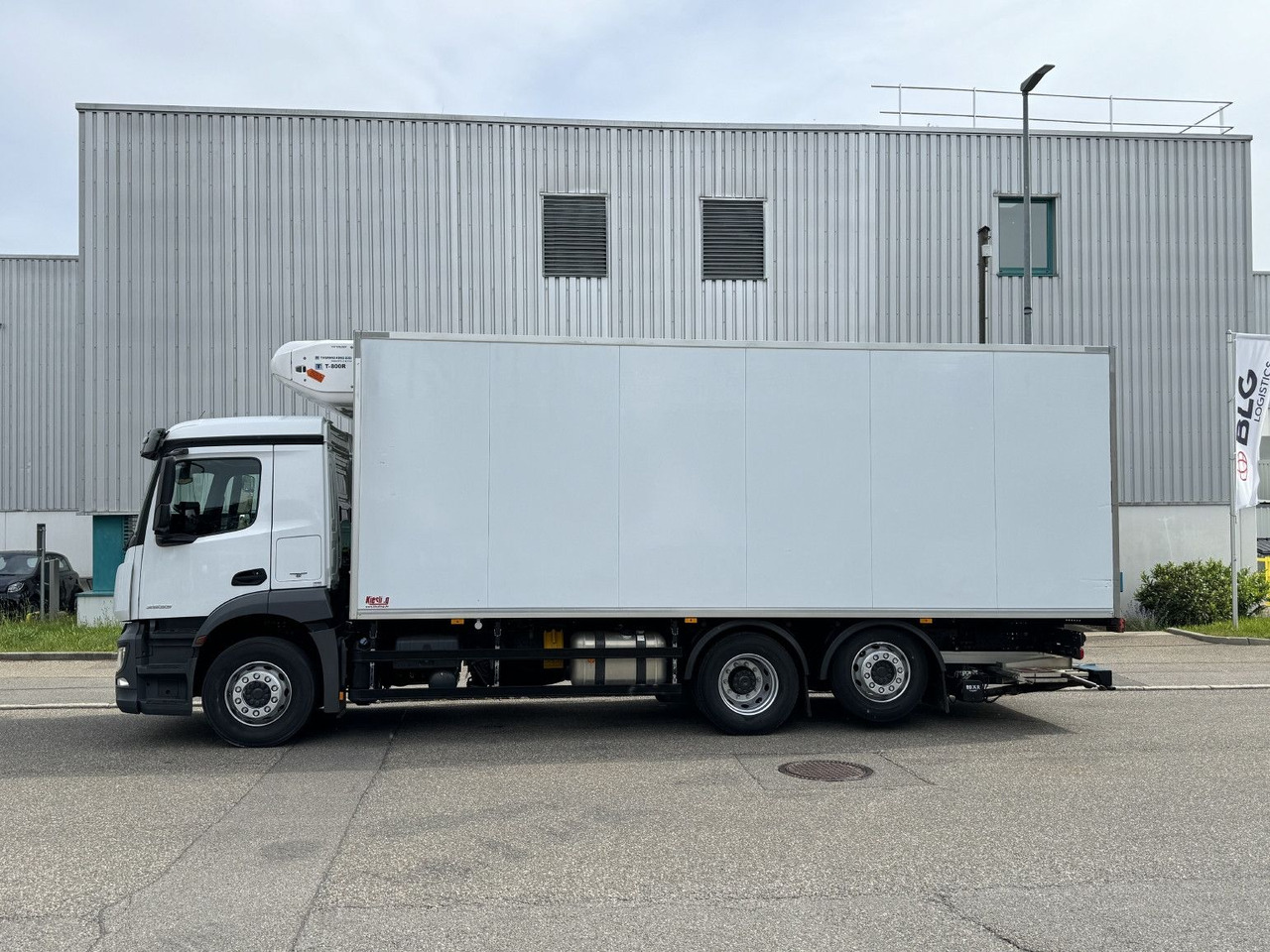 Mercedes-Benz Antos 2533L Kühlkoffer TK T-800R Lenkachse TOP - Kamion hladnjača: slika Mercedes-Benz Antos 2533L Kühlkoffer TK T-800R Lenkachse TOP - Kamion hladnjača Mercedes-Benz Antos 2533L Kühlkoffer TK T-800R Lenkachse TOP - Kamion hladnjača: slika Mercedes-Benz Antos 2533L Kühlkoffer TK T-800R Lenkachse TOP - Kamion hladnjača