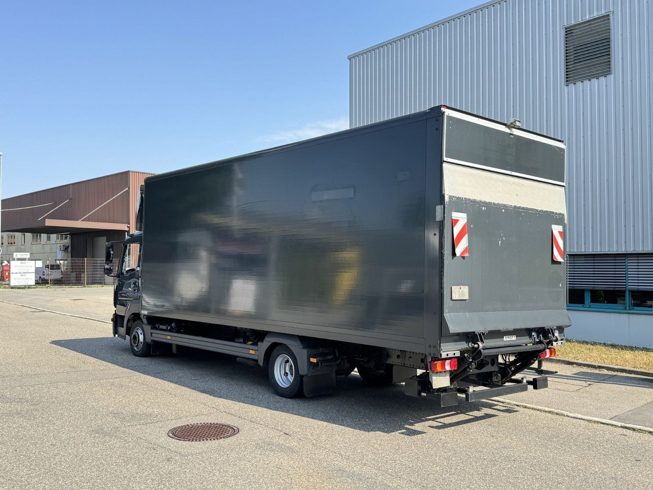 Mercedes-Benz Atego 818L Koffer 7,3m LBW Klima Automatik - Dostavno vozilo sa zatvorenim sandukom: slika Mercedes-Benz Atego 818L Koffer 7,3m LBW Klima Automatik - Dostavno vozilo sa zatvorenim sandukom Mercedes-Benz Atego 818L Koffer 7,3m LBW Klima Automatik - Dostavno vozilo sa zatvorenim sandukom: slika Mercedes-Benz Atego 818L Koffer 7,3m LBW Klima Automatik - Dostavno vozilo sa zatvorenim sandukom