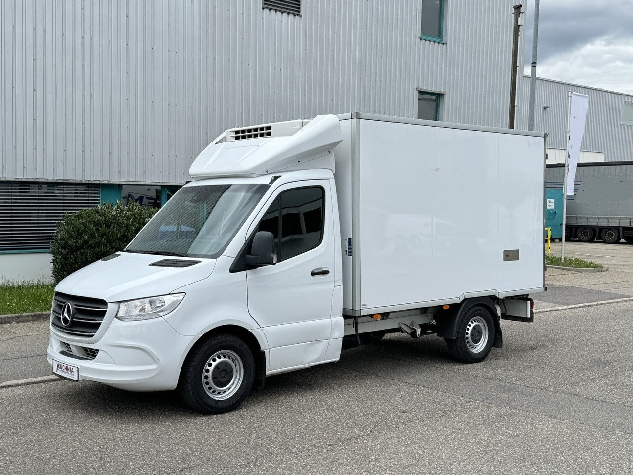 Mercedes-Benz Sprinter 316 Tiefkühl 3,3m TK V-500 MAX Luftgef. - Dostavno vozilo hladnjača: slika Mercedes-Benz Sprinter 316 Tiefkühl 3,3m TK V-500 MAX Luftgef. - Dostavno vozilo hladnjača Mercedes-Benz Sprinter 316 Tiefkühl 3,3m TK V-500 MAX Luftgef. - Dostavno vozilo hladnjača: slika Mercedes-Benz Sprinter 316 Tiefkühl 3,3m TK V-500 MAX Luftgef. - Dostavno vozilo hladnjača
