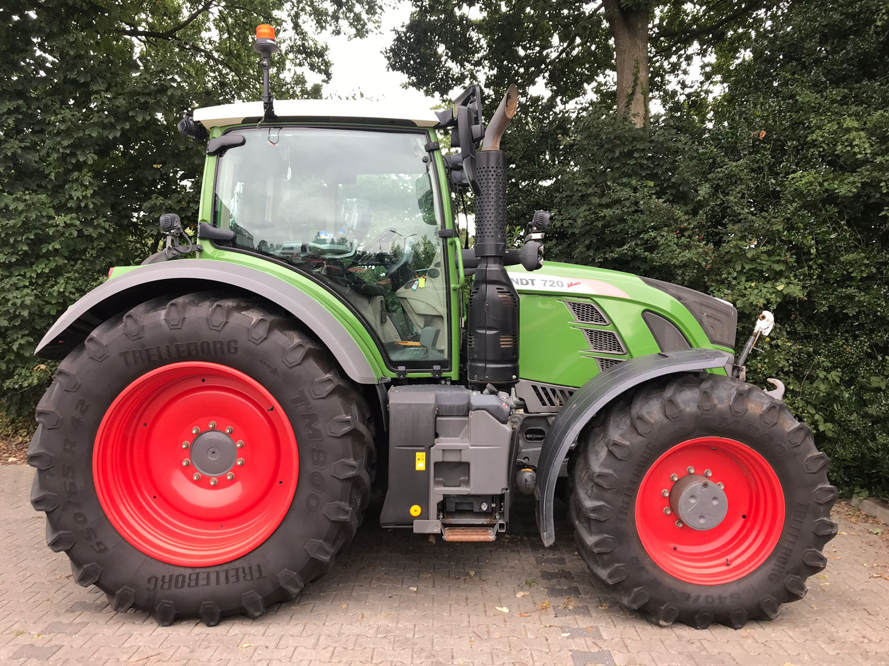 FENDT 720 Vario S4 PowerPlus - Traktor: slika FENDT 720 Vario S4 PowerPlus - Traktor FENDT 720 Vario S4 PowerPlus - Traktor: slika FENDT 720 Vario S4 PowerPlus - Traktor