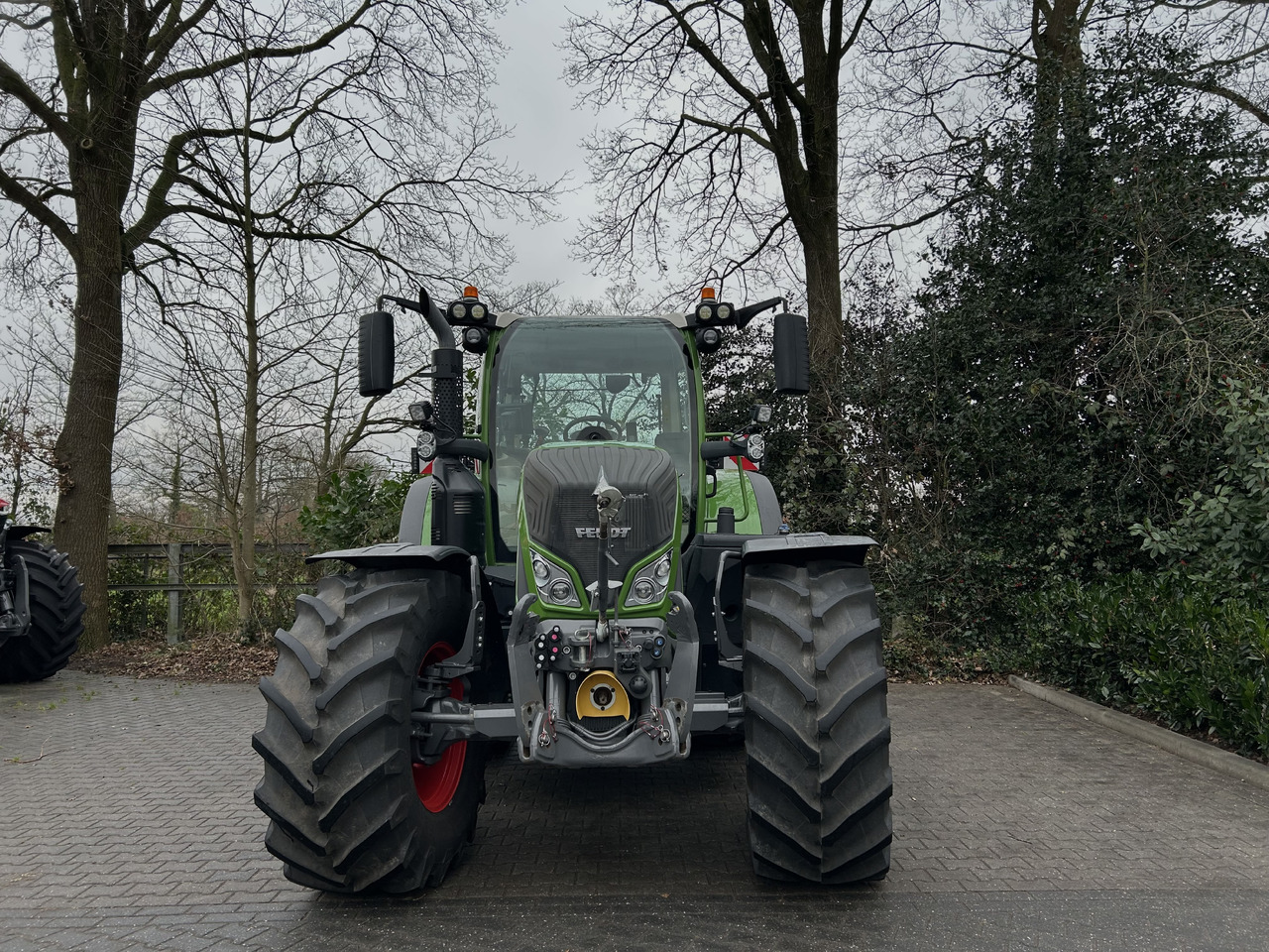 FENDT 724 Vario Gen6 ProfiPlus setting 2 - Traktor: slika FENDT 724 Vario Gen6 ProfiPlus setting 2 - Traktor FENDT 724 Vario Gen6 ProfiPlus setting 2 - Traktor: slika FENDT 724 Vario Gen6 ProfiPlus setting 2 - Traktor