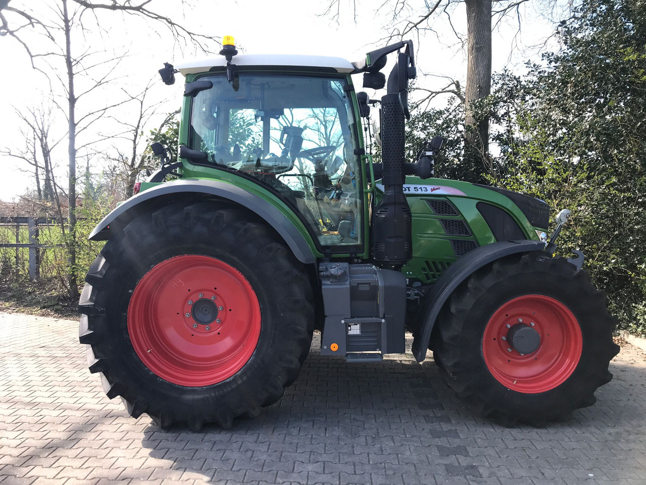 Fendt 513 Vario S4 PowerPlus - Traktor: slika Fendt 513 Vario S4 PowerPlus - Traktor Fendt 513 Vario S4 PowerPlus - Traktor: slika Fendt 513 Vario S4 PowerPlus - Traktor