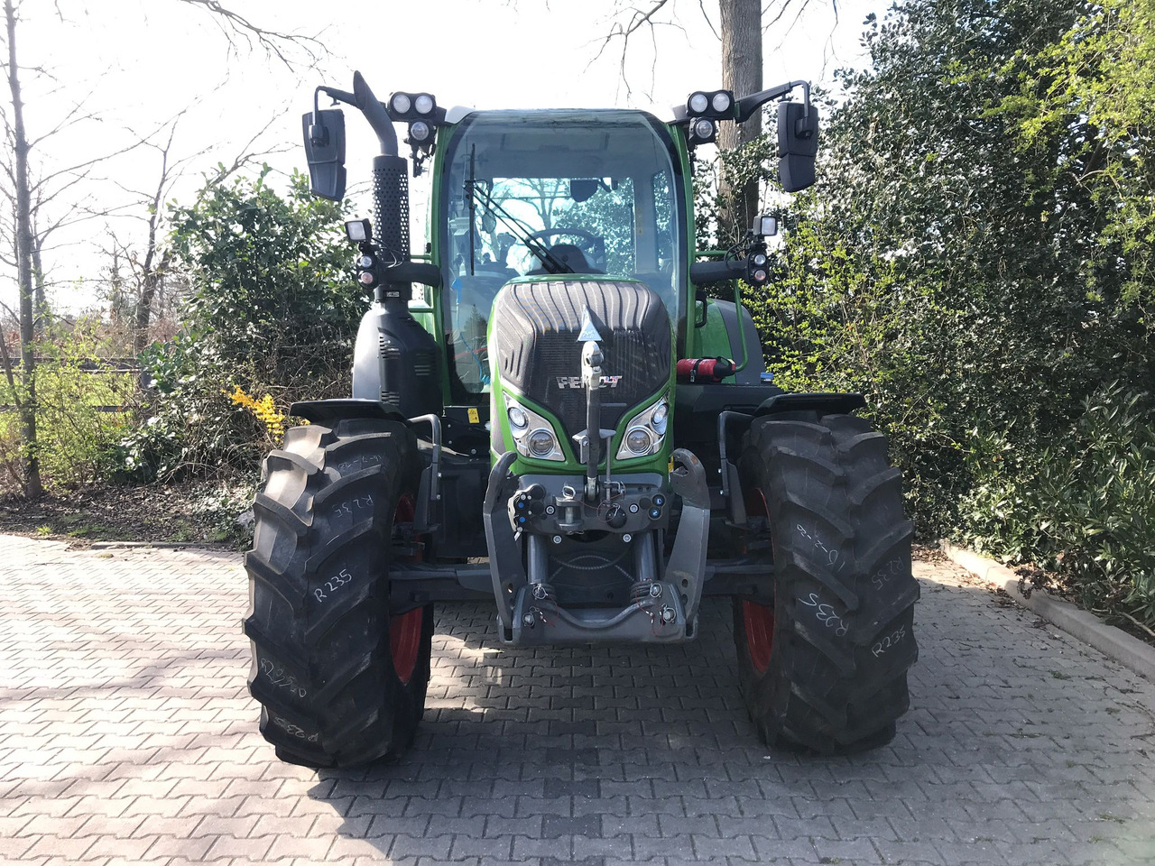 Fendt 513 Vario S4 PowerPlus - Traktor: slika Fendt 513 Vario S4 PowerPlus - Traktor Fendt 513 Vario S4 PowerPlus - Traktor: slika Fendt 513 Vario S4 PowerPlus - Traktor