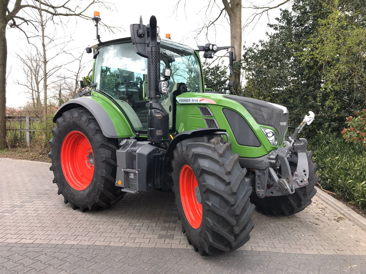 Fendt 514 Vario S4 ProfiPlus - Traktor: slika Fendt 514 Vario S4 ProfiPlus - Traktor Fendt 514 Vario S4 ProfiPlus - Traktor: slika Fendt 514 Vario S4 ProfiPlus - Traktor