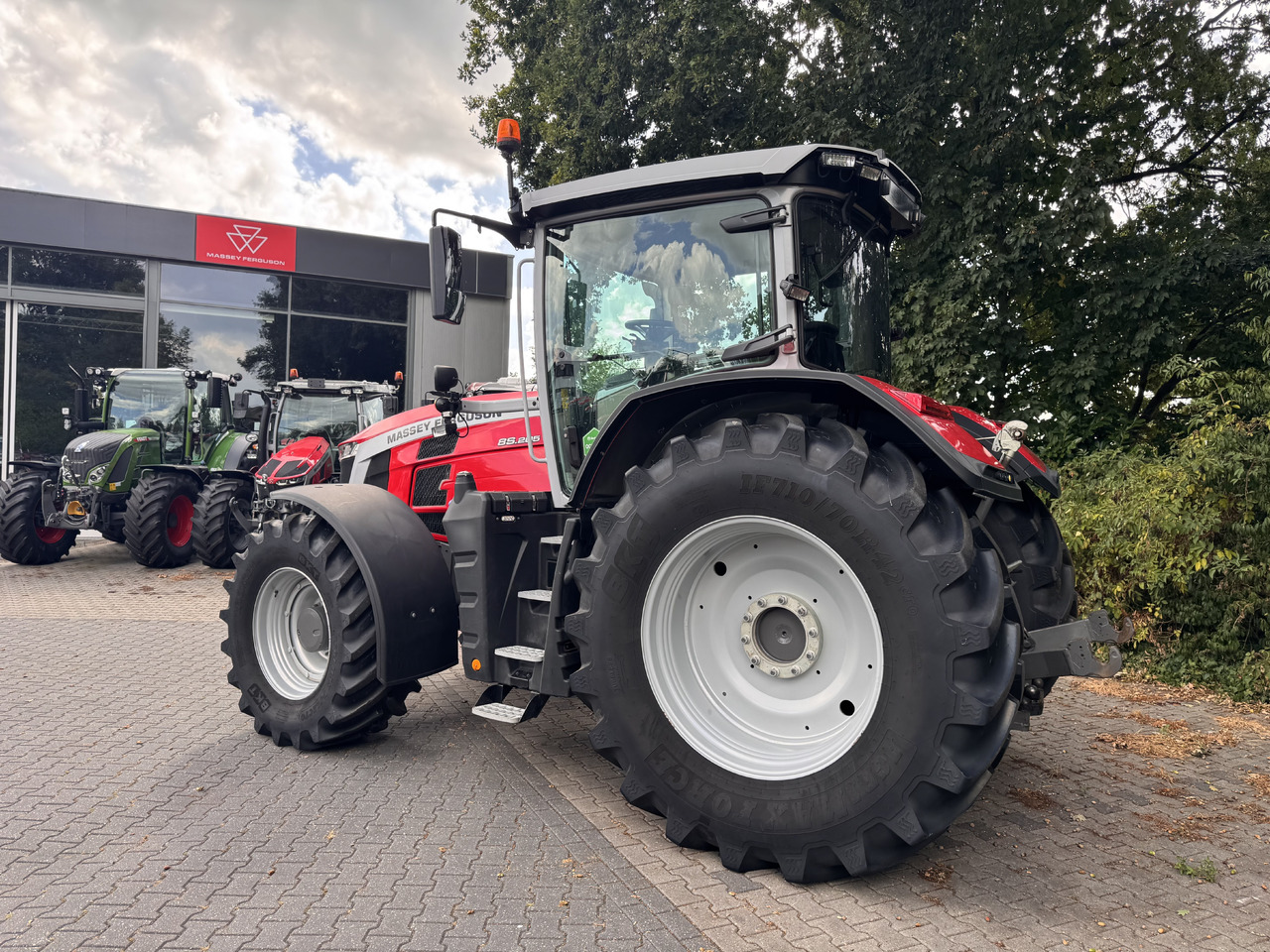 MASSEY FERGUSON 8s.205 Dyna7 Exclusive - Traktor: slika MASSEY FERGUSON 8s.205 Dyna7 Exclusive - Traktor MASSEY FERGUSON 8s.205 Dyna7 Exclusive - Traktor: slika MASSEY FERGUSON 8s.205 Dyna7 Exclusive - Traktor