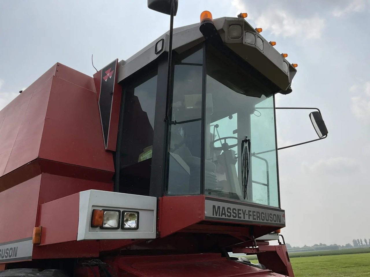 Massey Ferguson 38RS - Kombajn za žetvu: slika Massey Ferguson 38RS - Kombajn za žetvu Massey Ferguson 38RS - Kombajn za žetvu: slika Massey Ferguson 38RS - Kombajn za žetvu