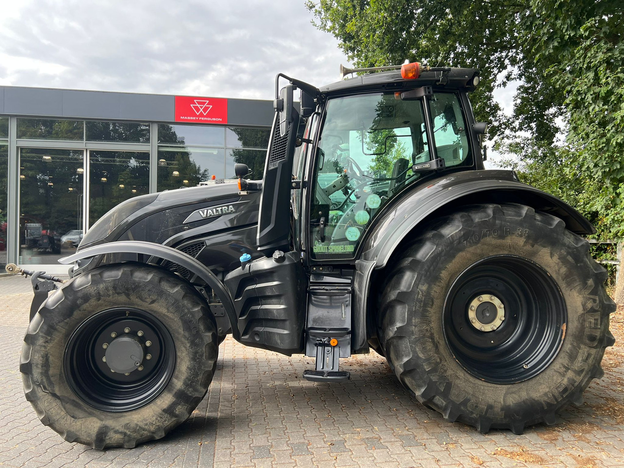 VALTRA T174 Versu - Traktor: slika VALTRA T174 Versu - Traktor VALTRA T174 Versu - Traktor: slika VALTRA T174 Versu - Traktor