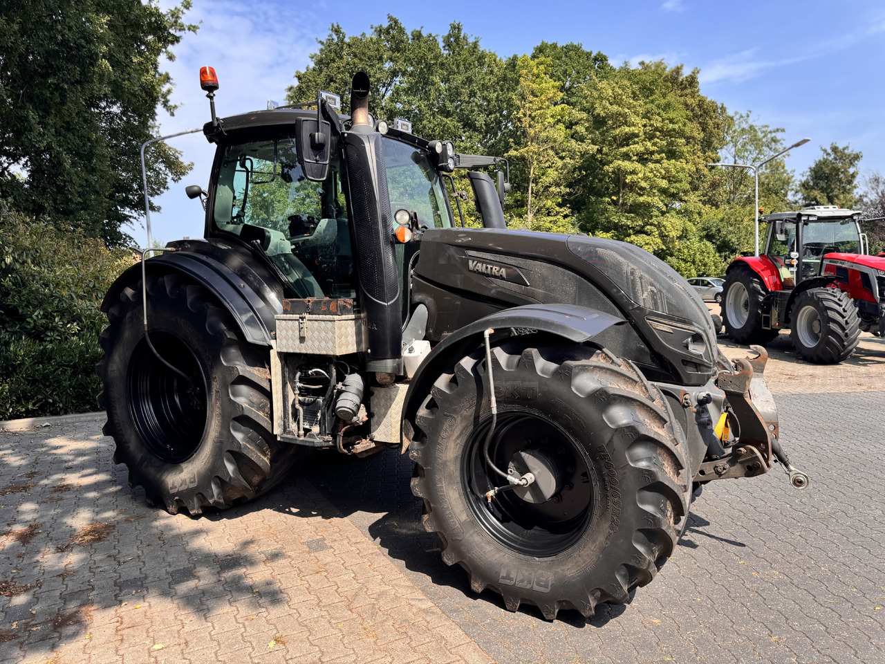 VALTRA T214 Direct - Traktor: slika VALTRA T214 Direct - Traktor VALTRA T214 Direct - Traktor: slika VALTRA T214 Direct - Traktor