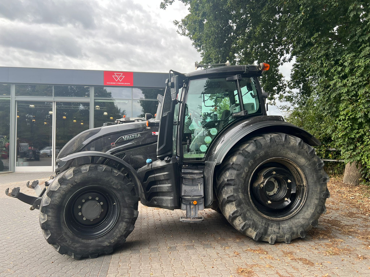 Valtra T174 Versu - Traktor: slika Valtra T174 Versu - Traktor Valtra T174 Versu - Traktor: slika Valtra T174 Versu - Traktor