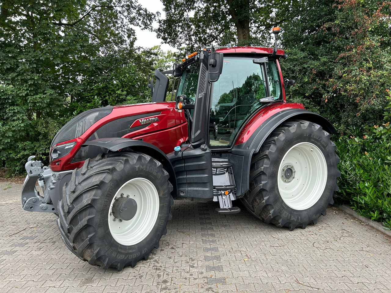 Valtra T214 Direct - Traktor: slika Valtra T214 Direct - Traktor Valtra T214 Direct - Traktor: slika Valtra T214 Direct - Traktor