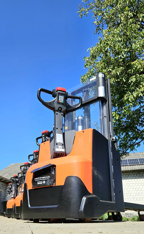 BT SWE 200 Staxio Toyota Initial lift, wstępne podnoszenie wideł, niski maszt - Slagač stoga: slika BT SWE 200 Staxio Toyota Initial lift, wstępne podnoszenie wideł, niski maszt - Slagač stoga BT SWE 200 Staxio Toyota Initial lift, wstępne podnoszenie wideł, niski maszt - Slagač stoga: slika BT SWE 200 Staxio Toyota Initial lift, wstępne podnoszenie wideł, niski maszt - Slagač stoga