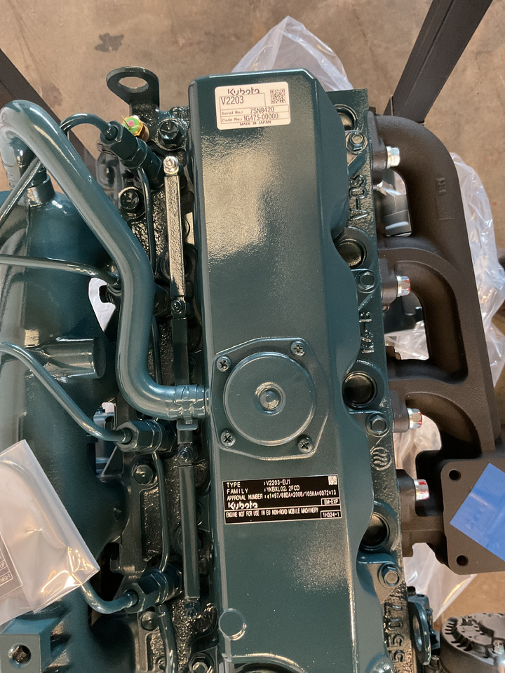 Kubota V2203-EU1, brand new and complete - Motor: slika Kubota V2203-EU1, brand new and complete - Motor Kubota V2203-EU1, brand new and complete - Motor: slika Kubota V2203-EU1, brand new and complete - Motor