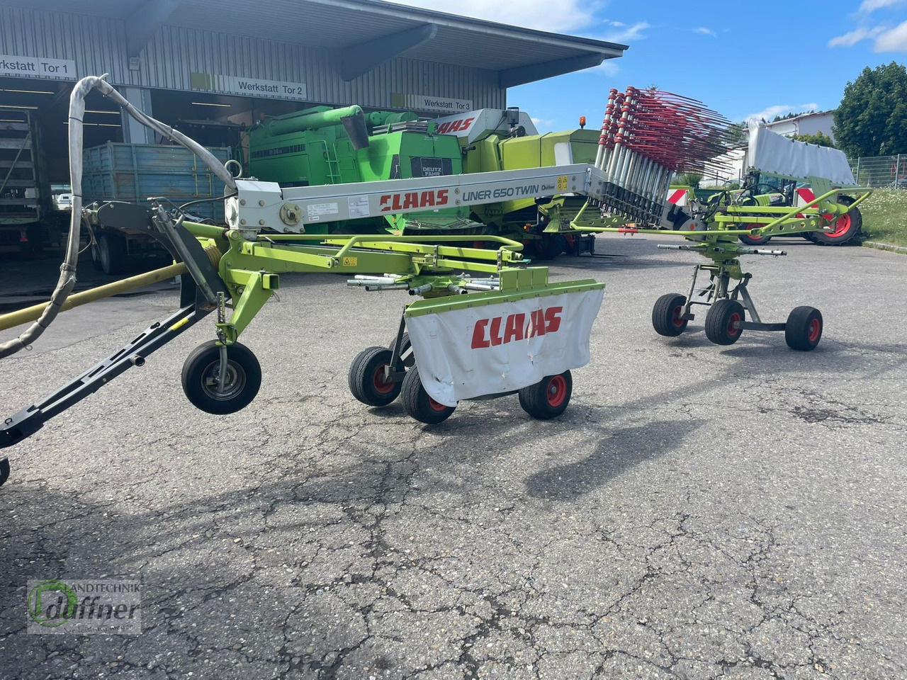 CLAAS Liner 650 Twin - Prevrtač sijena/ Grabulje: slika CLAAS Liner 650 Twin - Prevrtač sijena/ Grabulje CLAAS Liner 650 Twin - Prevrtač sijena/ Grabulje: slika CLAAS Liner 650 Twin - Prevrtač sijena/ Grabulje