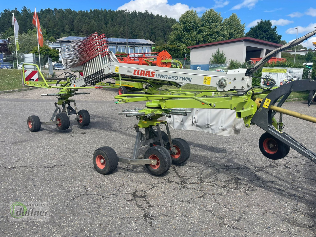 CLAAS Liner 650 Twin - Prevrtač sijena/ Grabulje: slika CLAAS Liner 650 Twin - Prevrtač sijena/ Grabulje CLAAS Liner 650 Twin - Prevrtač sijena/ Grabulje: slika CLAAS Liner 650 Twin - Prevrtač sijena/ Grabulje