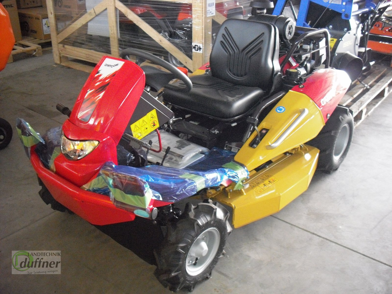 Canycom CMX 2402 - Vrtna kosilica: slika Canycom CMX 2402 - Vrtna kosilica Canycom CMX 2402 - Vrtna kosilica: slika Canycom CMX 2402 - Vrtna kosilica
