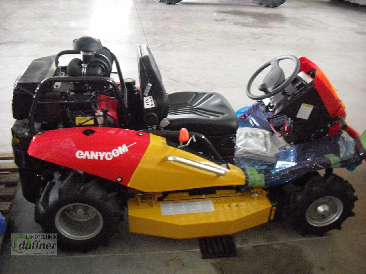 Canycom CMX 2402 - Vrtna kosilica: slika Canycom CMX 2402 - Vrtna kosilica Canycom CMX 2402 - Vrtna kosilica: slika Canycom CMX 2402 - Vrtna kosilica