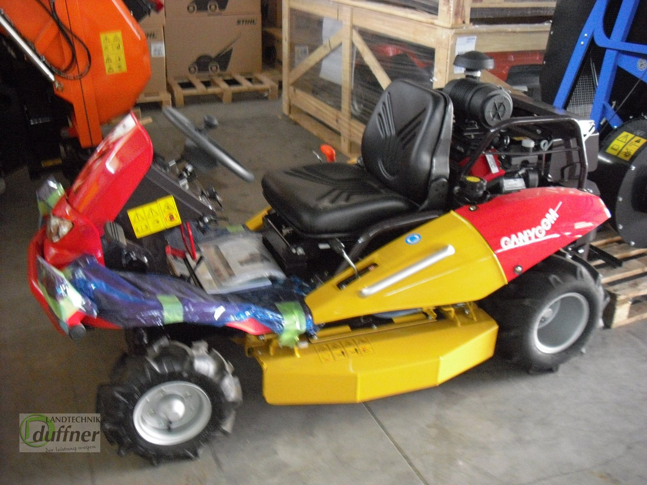 Canycom CMX 2402 - Vrtna kosilica: slika Canycom CMX 2402 - Vrtna kosilica Canycom CMX 2402 - Vrtna kosilica: slika Canycom CMX 2402 - Vrtna kosilica
