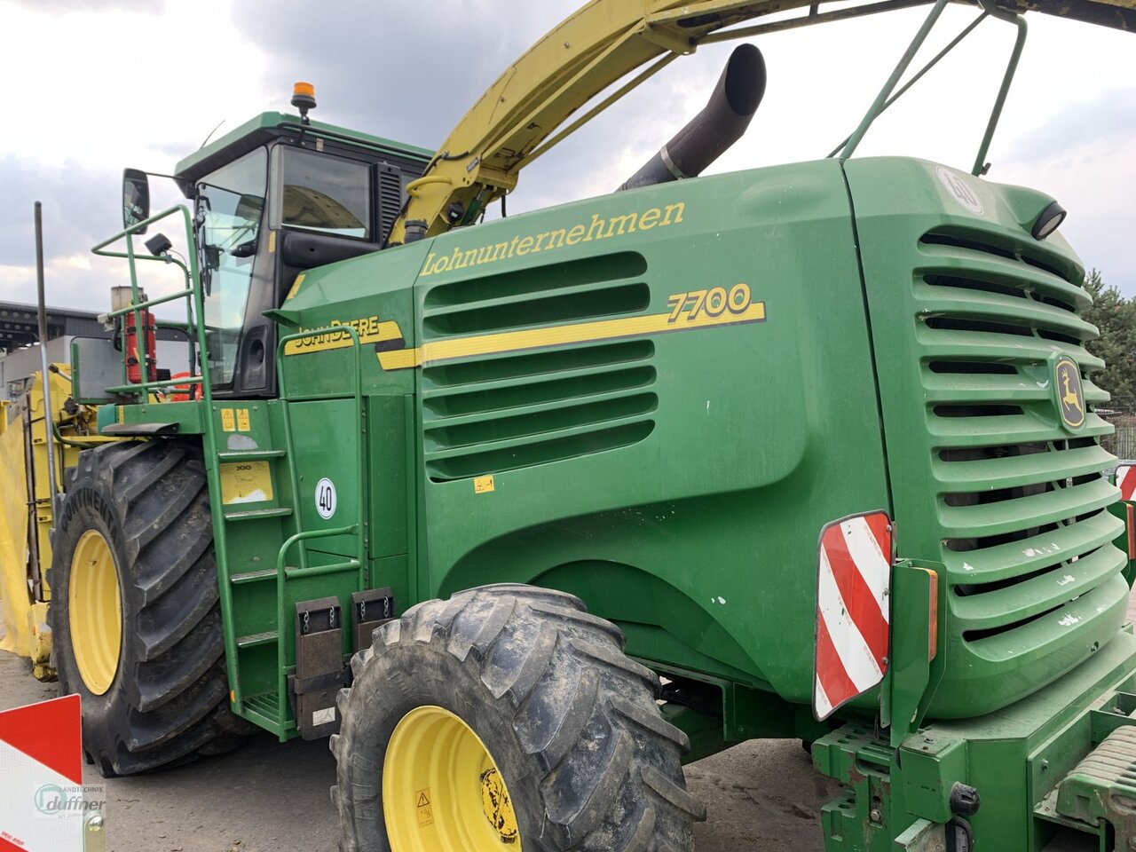 John Deere 7700 - Silažni kombajn: slika John Deere 7700 - Silažni kombajn John Deere 7700 - Silažni kombajn: slika John Deere 7700 - Silažni kombajn