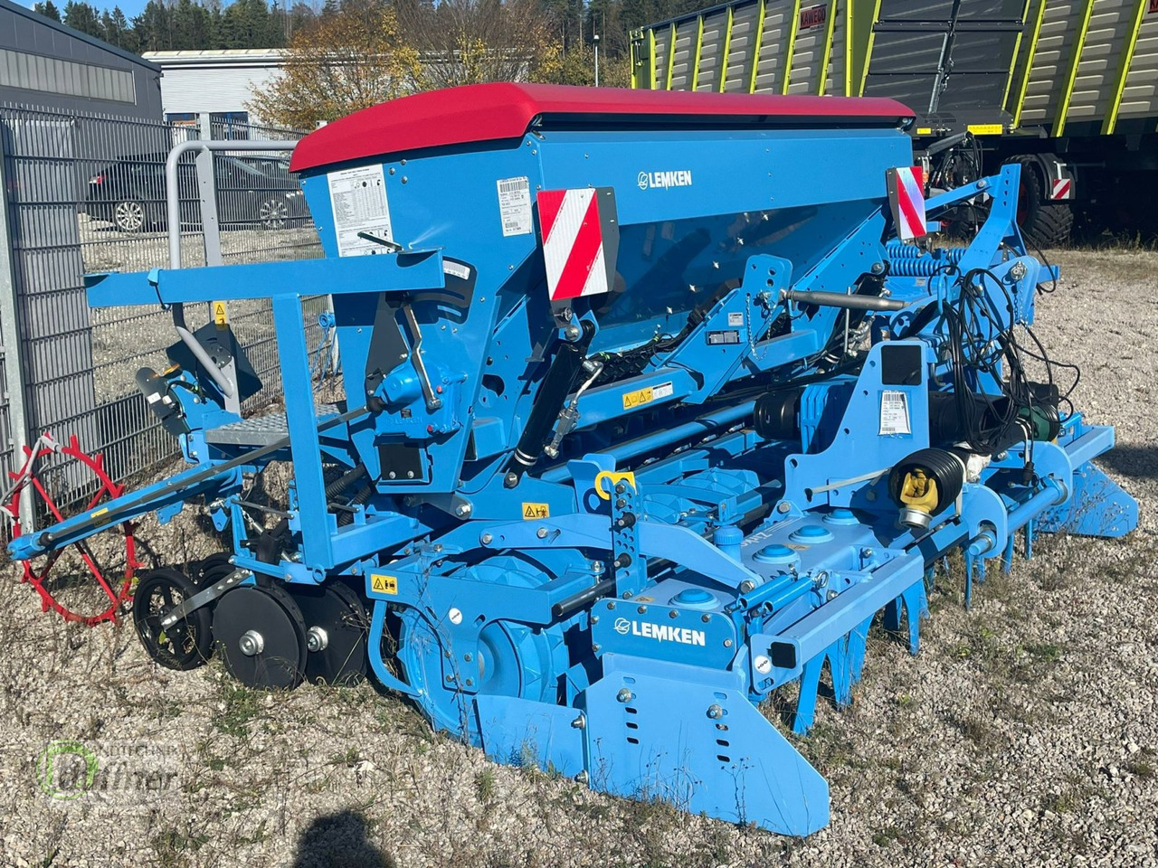 Lemken Zirkon 12/300 mit Saphir 9/300-125 - Sijačica: slika Lemken Zirkon 12/300 mit Saphir 9/300-125 - Sijačica Lemken Zirkon 12/300 mit Saphir 9/300-125 - Sijačica: slika Lemken Zirkon 12/300 mit Saphir 9/300-125 - Sijačica
