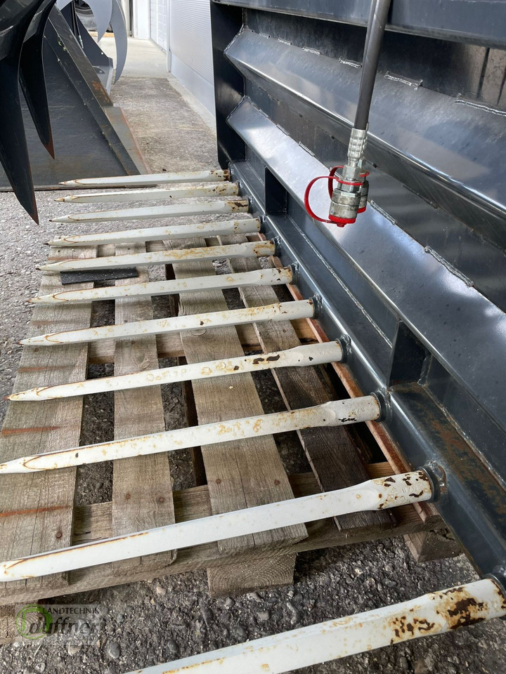 Schäffer Dung- und Silagezange 2,2m - Oprema za silose: slika Schäffer Dung- und Silagezange 2,2m - Oprema za silose Schäffer Dung- und Silagezange 2,2m - Oprema za silose: slika Schäffer Dung- und Silagezange 2,2m - Oprema za silose