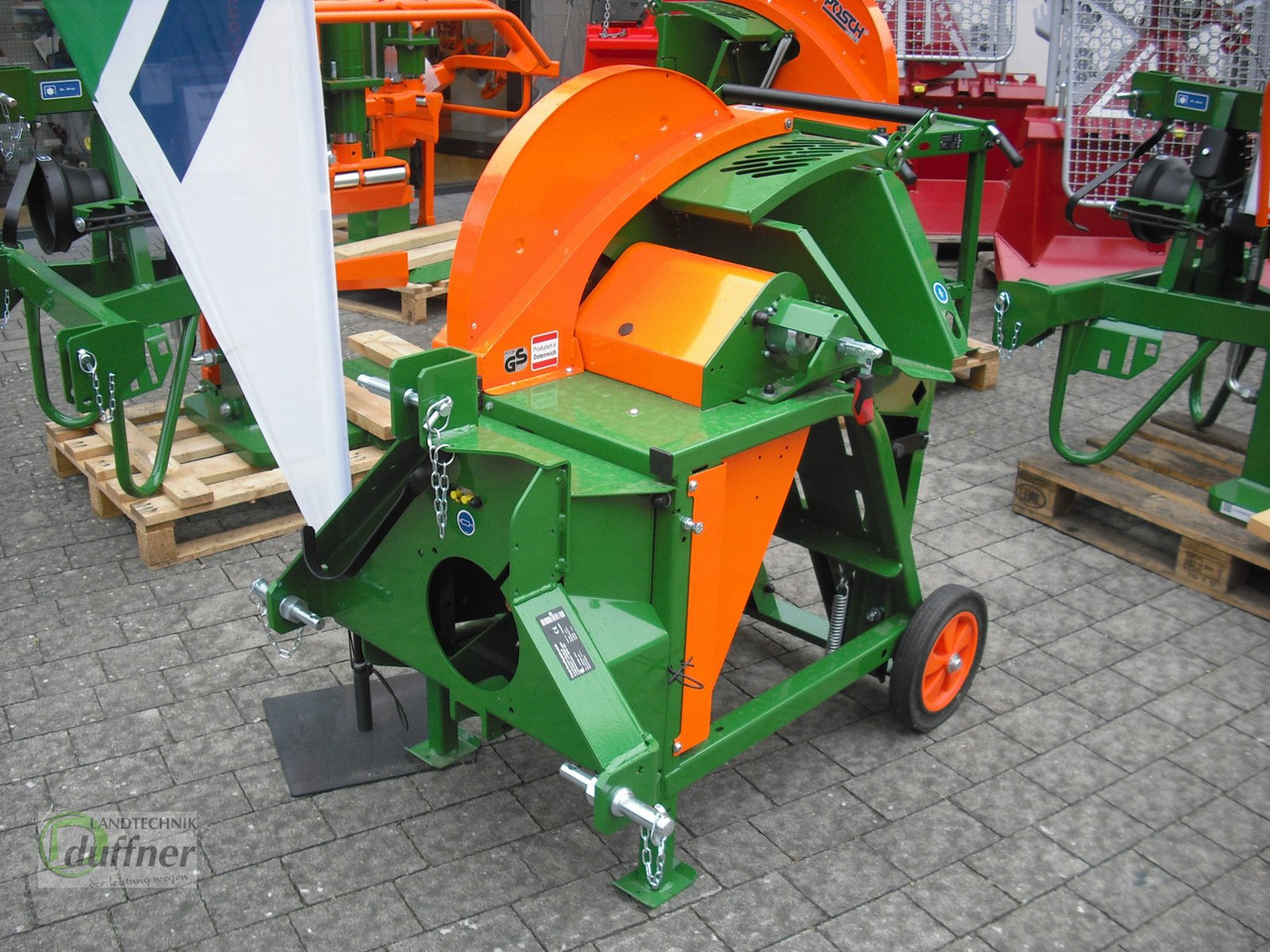 Posch WZ 700 - Šumarska oprema: slika Posch WZ 700 - Šumarska oprema Posch WZ 700 - Šumarska oprema: slika Posch WZ 700 - Šumarska oprema