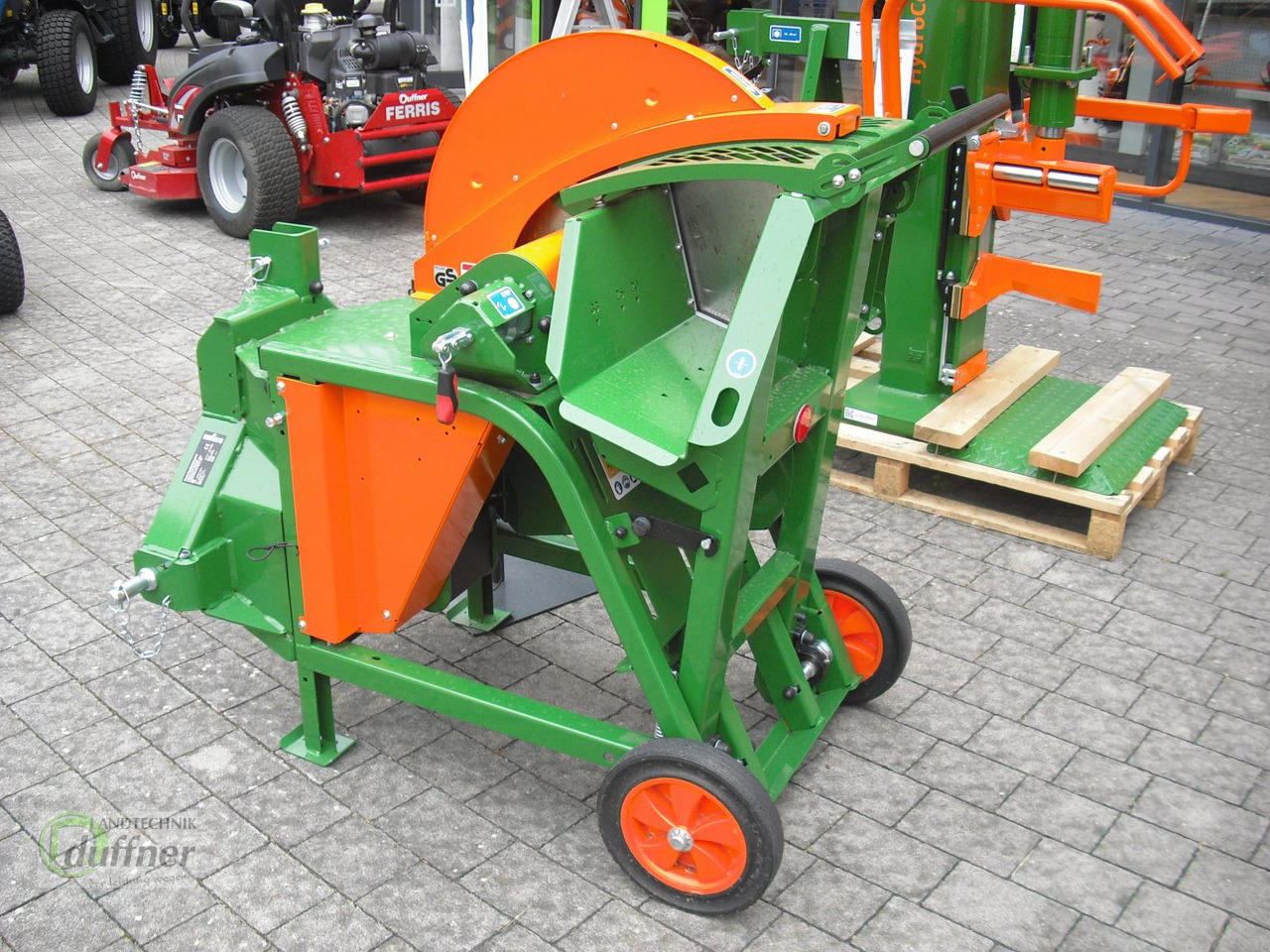 Posch WZ 700 - Šumarska oprema: slika Posch WZ 700 - Šumarska oprema Posch WZ 700 - Šumarska oprema: slika Posch WZ 700 - Šumarska oprema