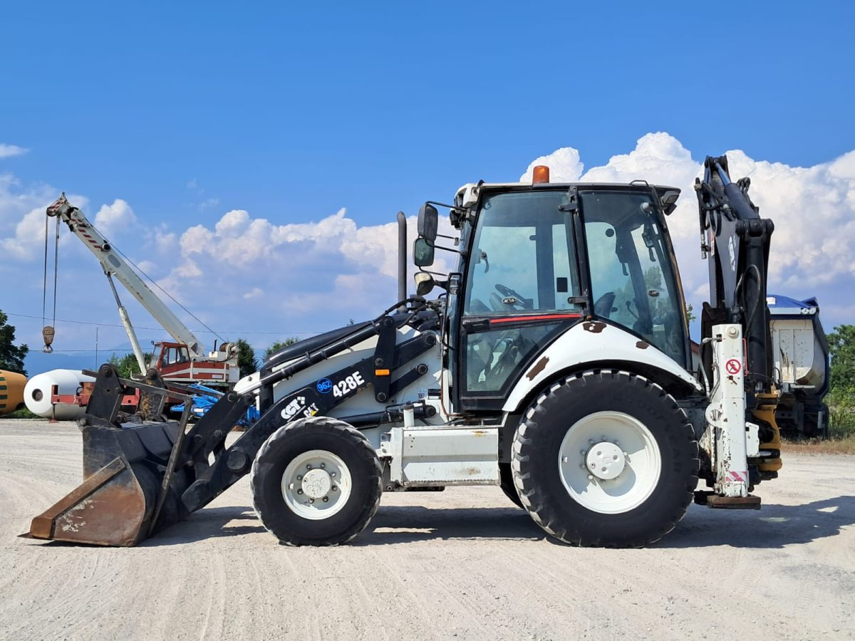 Rovokopač-utovarivač CATERPILLAR 428E: slika Rovokopač-utovarivač CATERPILLAR 428E